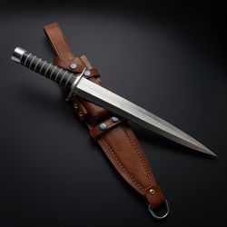 custom handmade beautiful dagger knife with damascus steel blade/& leather sheath