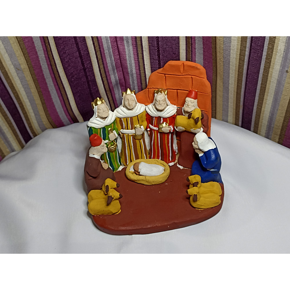 Handcrafted Clay Nativity Scenes Decorative Gifts For Christmas And Similar Celebrations 4