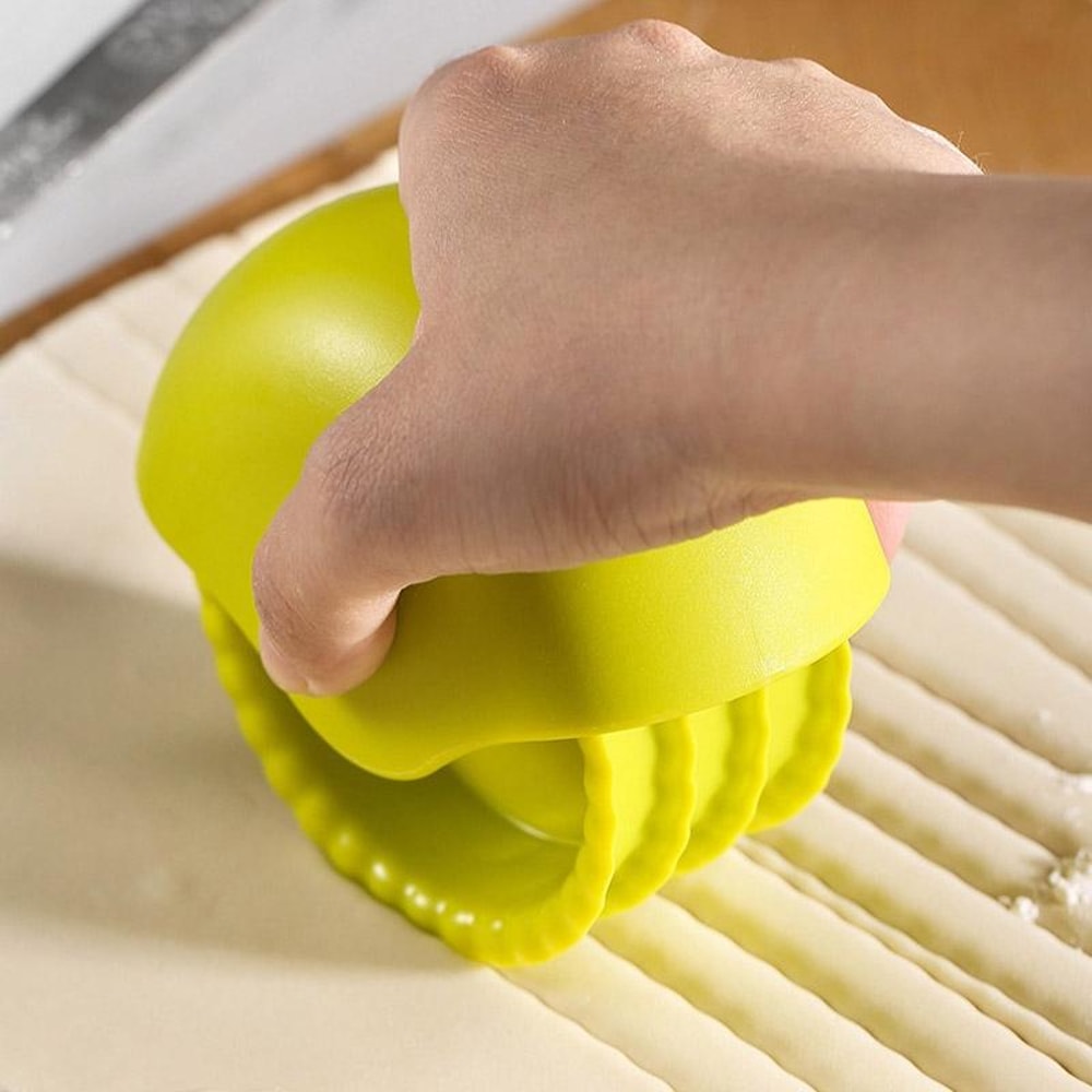 Premium Handheld Pasta Cutter & Pizza Crimper Wheel Ergonomic Dough Cutter Tool for Homemade Pasta and Crust Edges