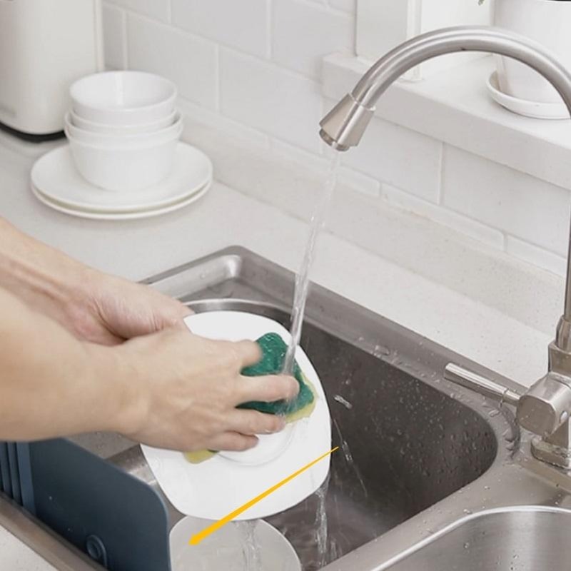 Foldable Kitchen Sink Splash Guard Flaps With Suction Cups 2