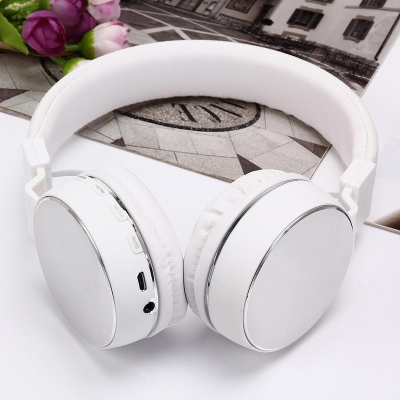 Folding Stereo Wireless Bluetooth Headphones With Hands Free Calls TF Card 2