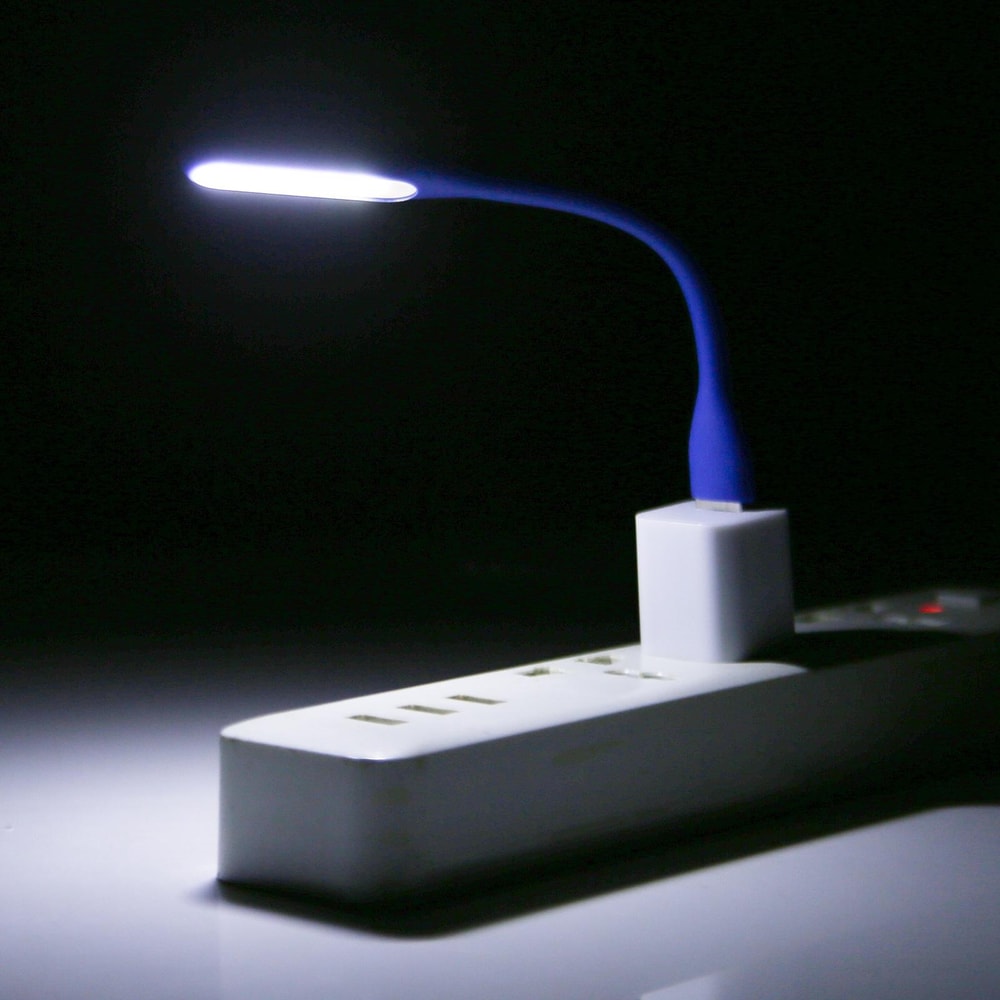 Adjustable USB LED Reading Light With Flexible Neck And US Adapter 3