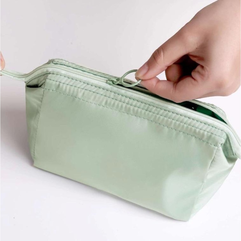Waterproof Travel Cosmetic Bag Portable Toiletry Organizer For Makeup And Skincare 2
