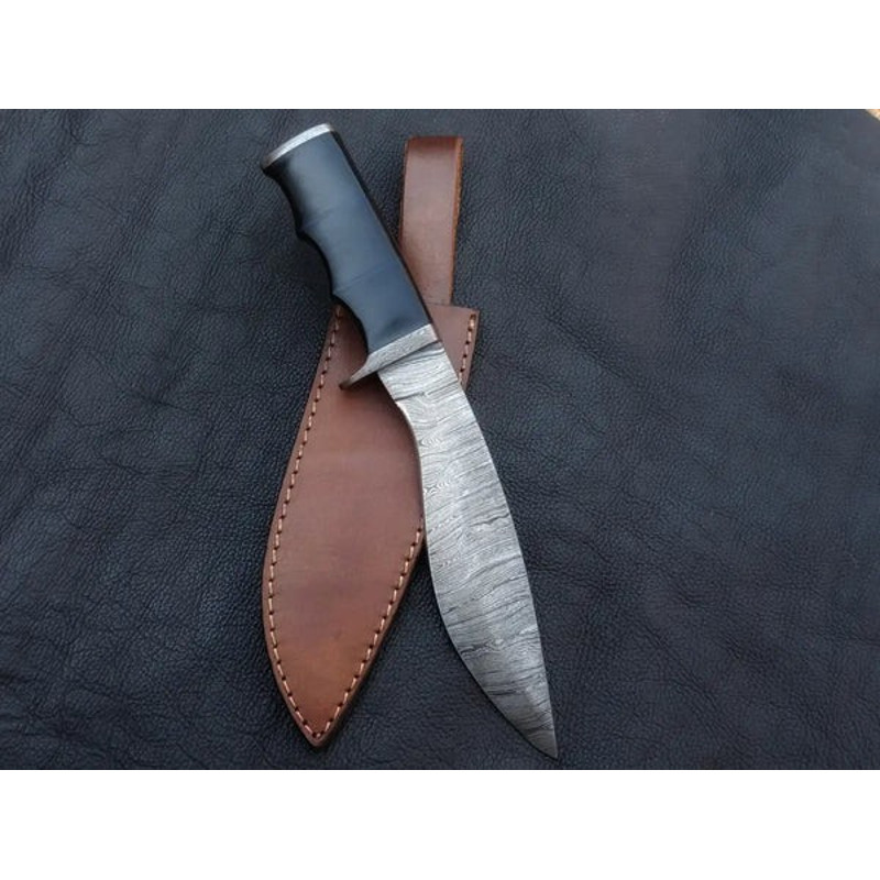 Handmade Damascus Steel Hunting Knife Buffalo Horn  Steel Hnadle With Leather Sheathe Gift For USA Fathers Day Gift 1