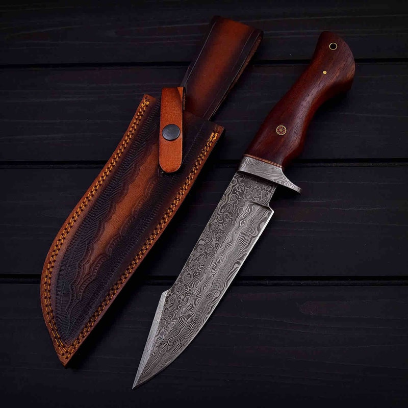 HUNTING BOWIE WITH WALNUT WOOD HANDLE 0