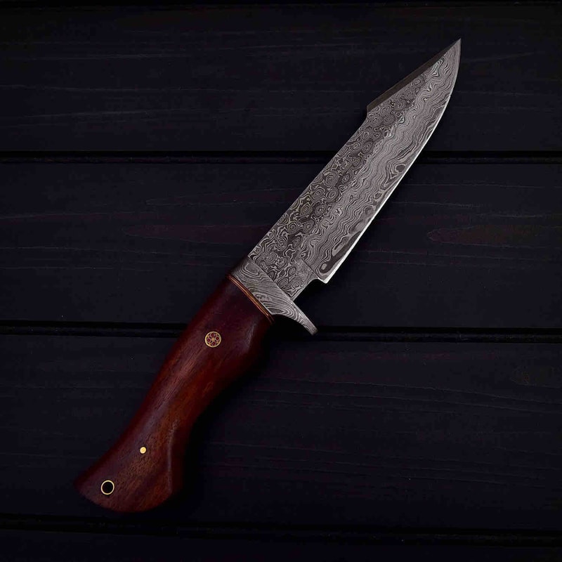 HUNTING BOWIE WITH WALNUT WOOD HANDLE 1