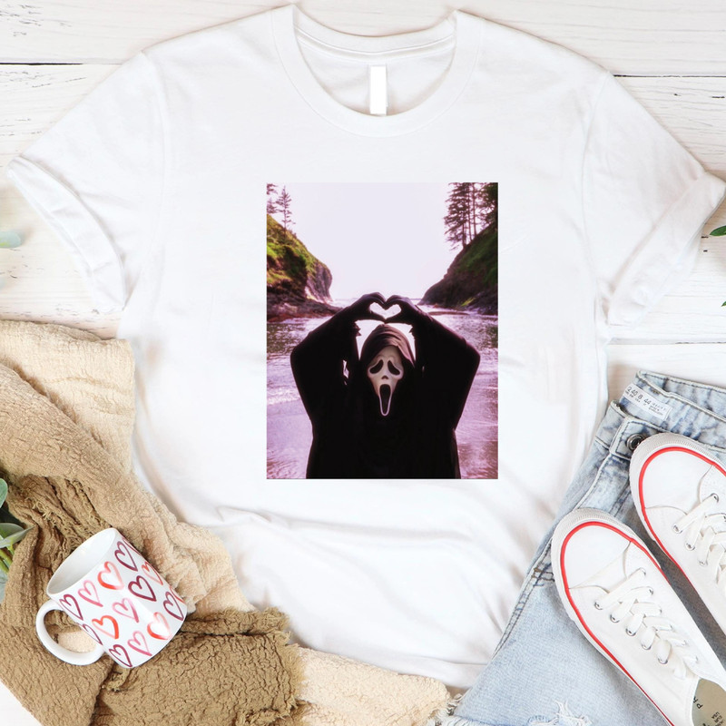 Ghostface Scream Halloween Heart Hands PNG 0