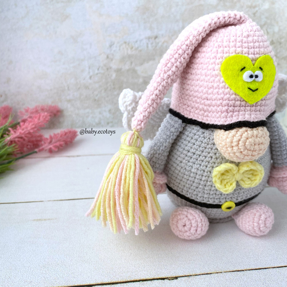 Crochet Amigurumi Pattern Valentines Day Sleepy Gnome 4