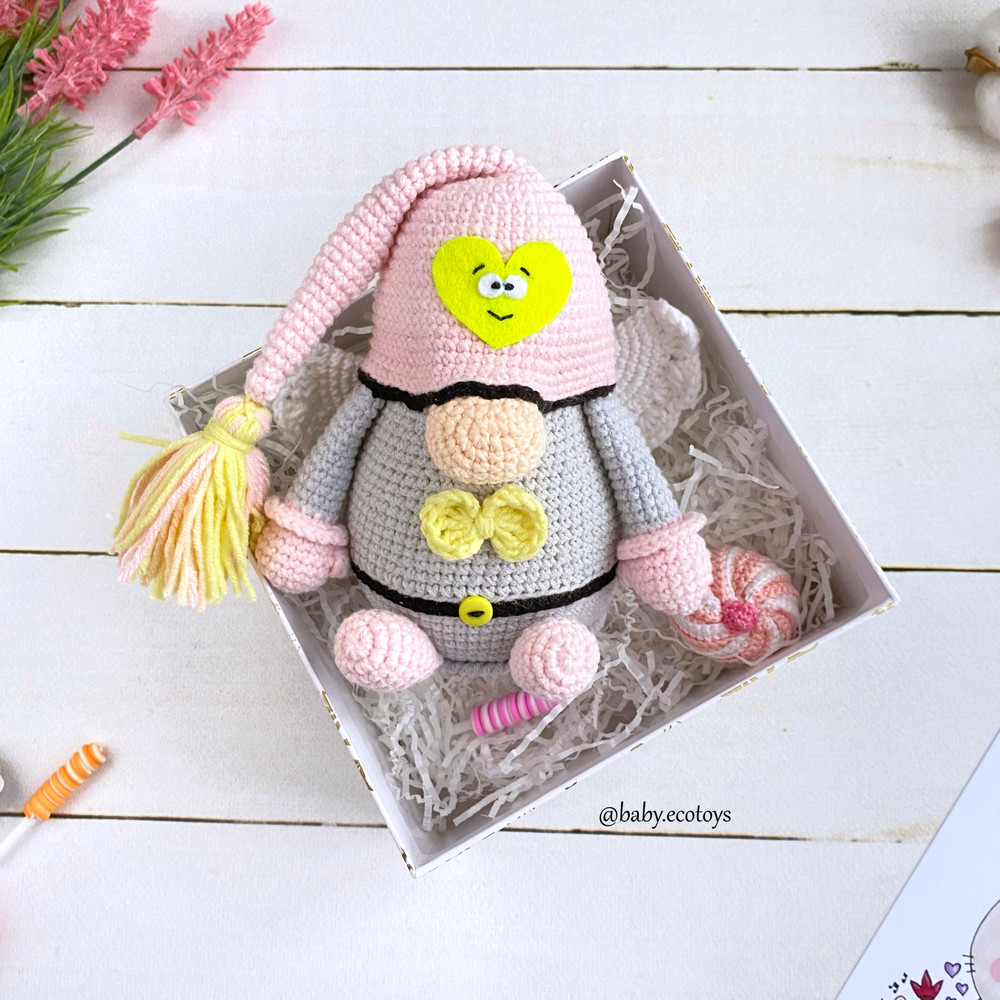 Crochet Amigurumi Pattern Valentines Day Sleepy Gnome 5