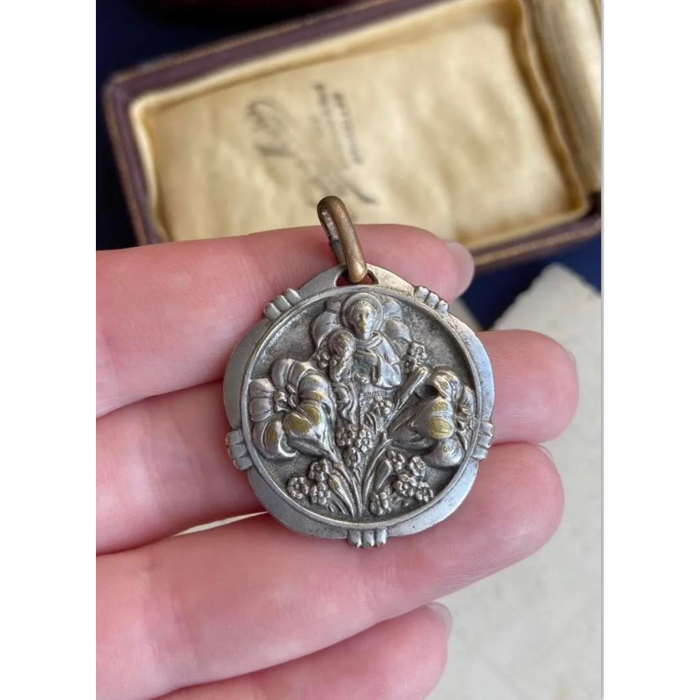Vintage Christian Silver Plated Pendant Jesus Chain Necklace Sterling Silver 925 Marked 5