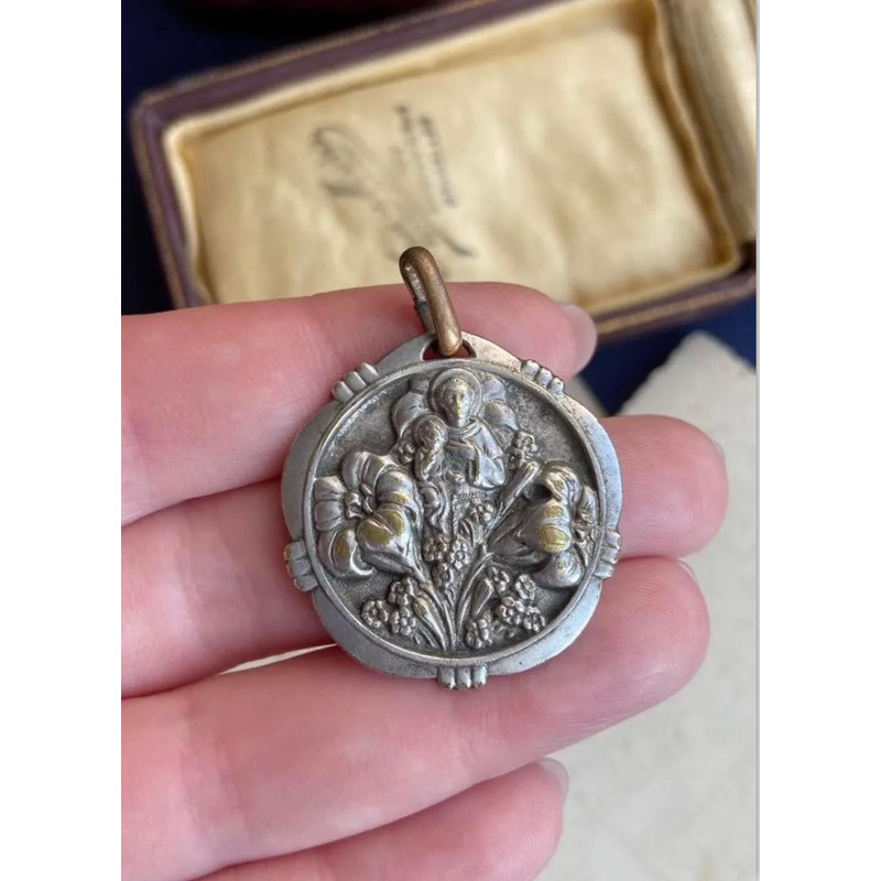 Vintage Christian Silver Plated Pendant Jesus Chain Necklace Sterling Silver 925 Marked 5