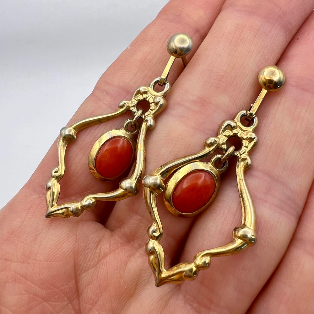 Gilt Sterling Silver 925 Vintage Pre Owned Womans Stud Ear Earrings Coral Gemstone Signed 7