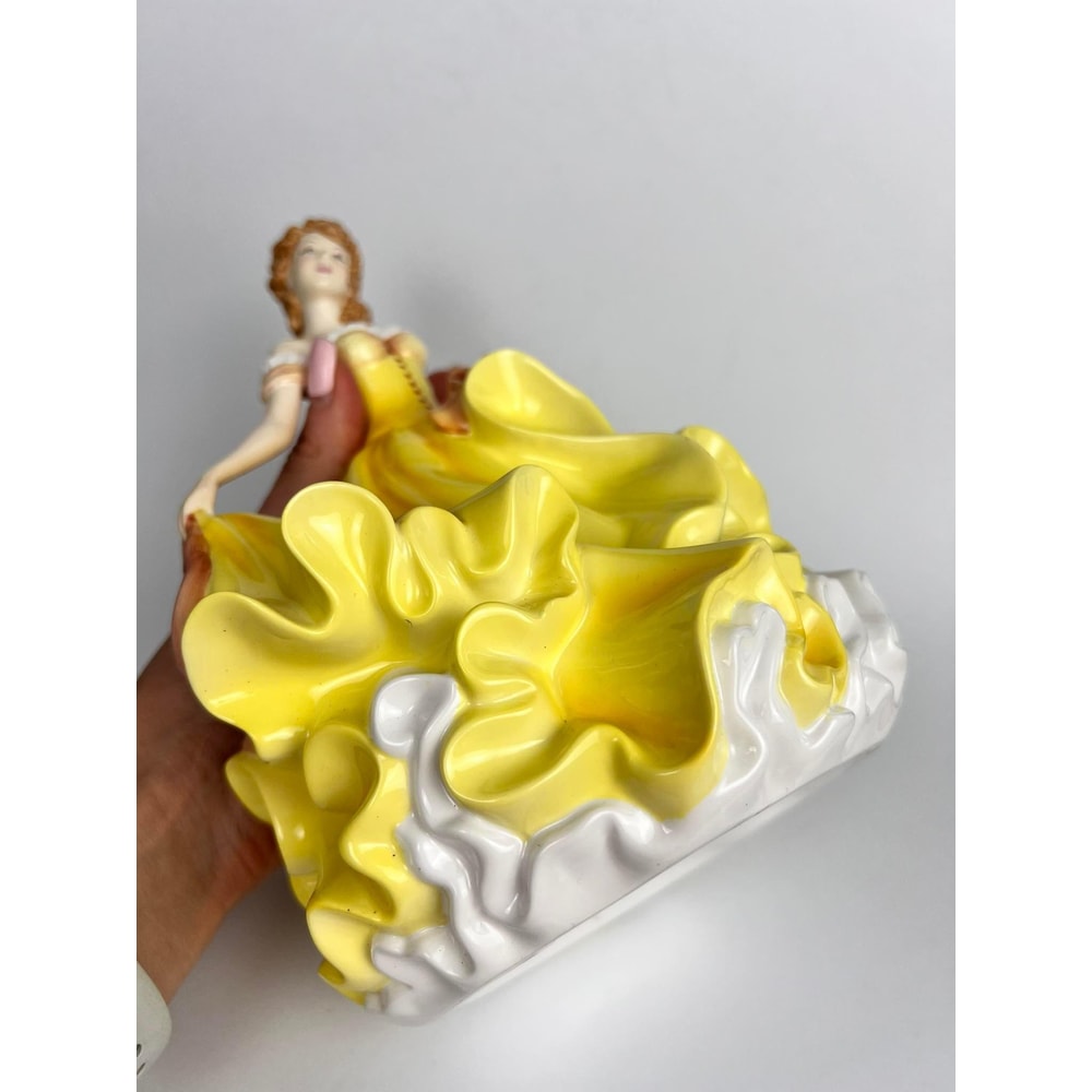 Royal Doulton Vintage Collectible Porcelain Figure Statue Pretty Lady England 7