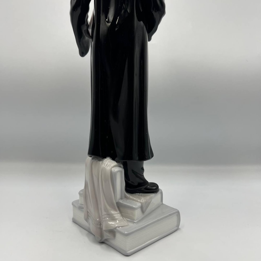 Porcelain Figure Statue Figurine Student Graduation Boy Pavone Brand From Italy 3
