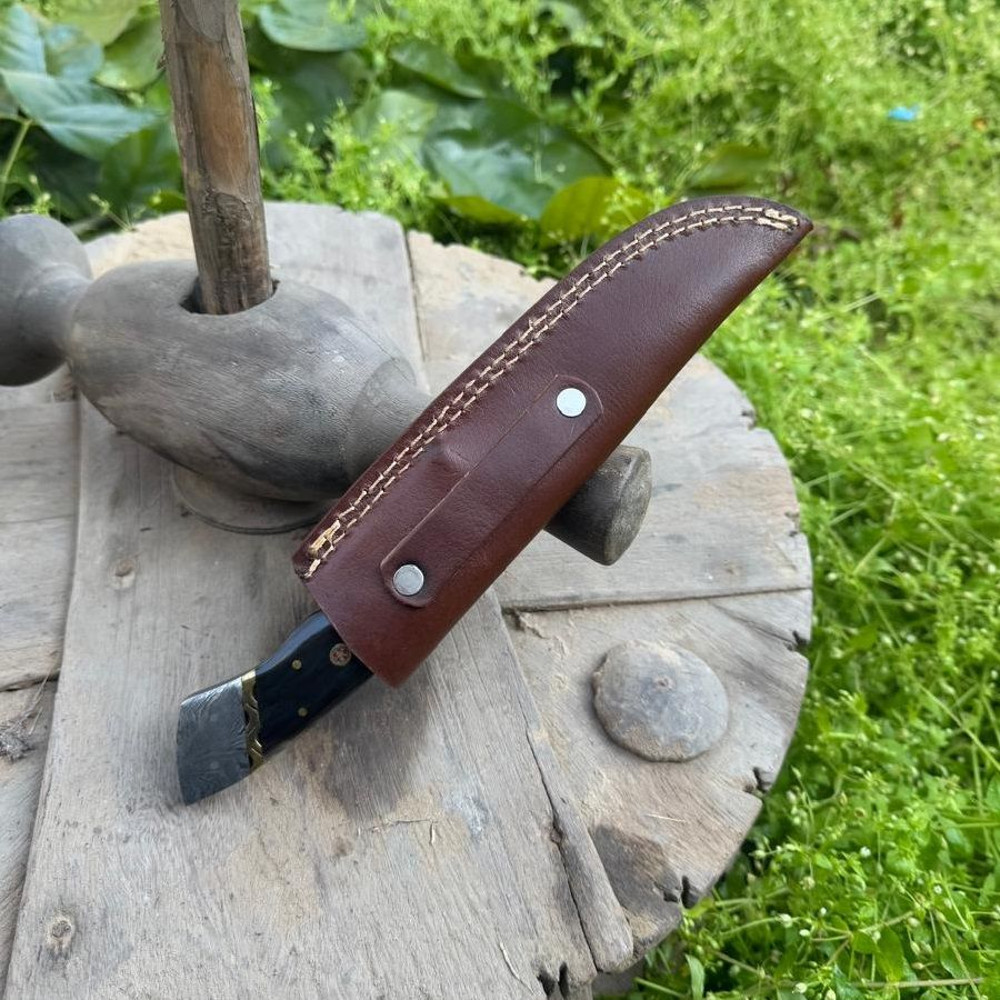 Handmade Damascus Steel Full Tang Classic Hunting Knife  Sheath Horn Handle Tactical Fixed Blade Su 1