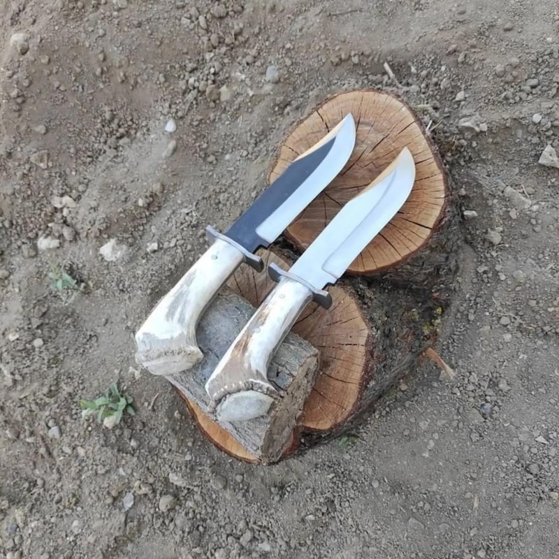 Pair Of 2 Bowie Knives 0