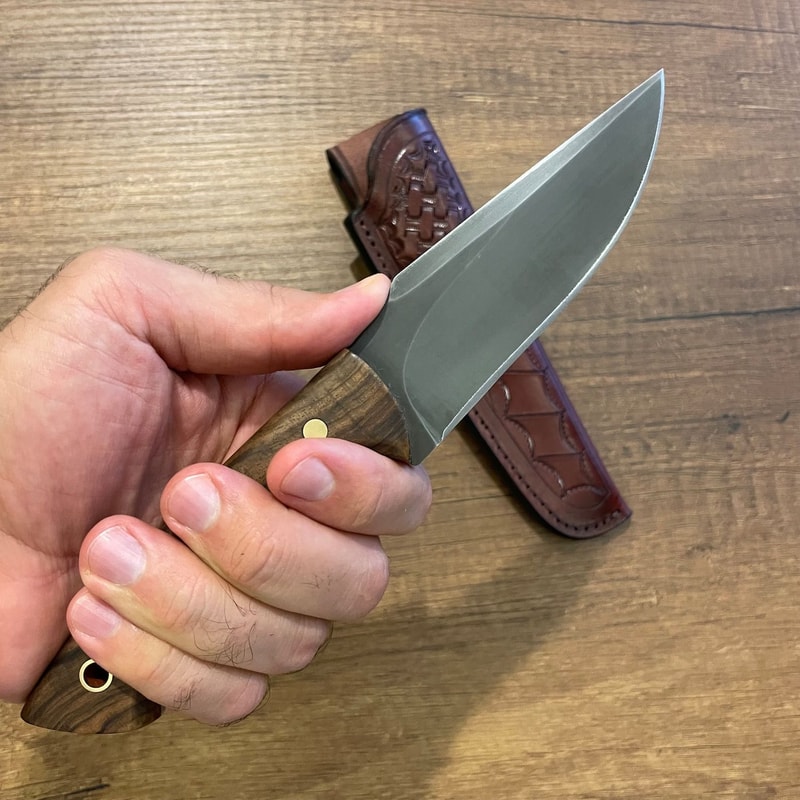 Handmade 80CrV2 Steel Hunting Knife Walnut Wood Bushcraft Camping Blade 6