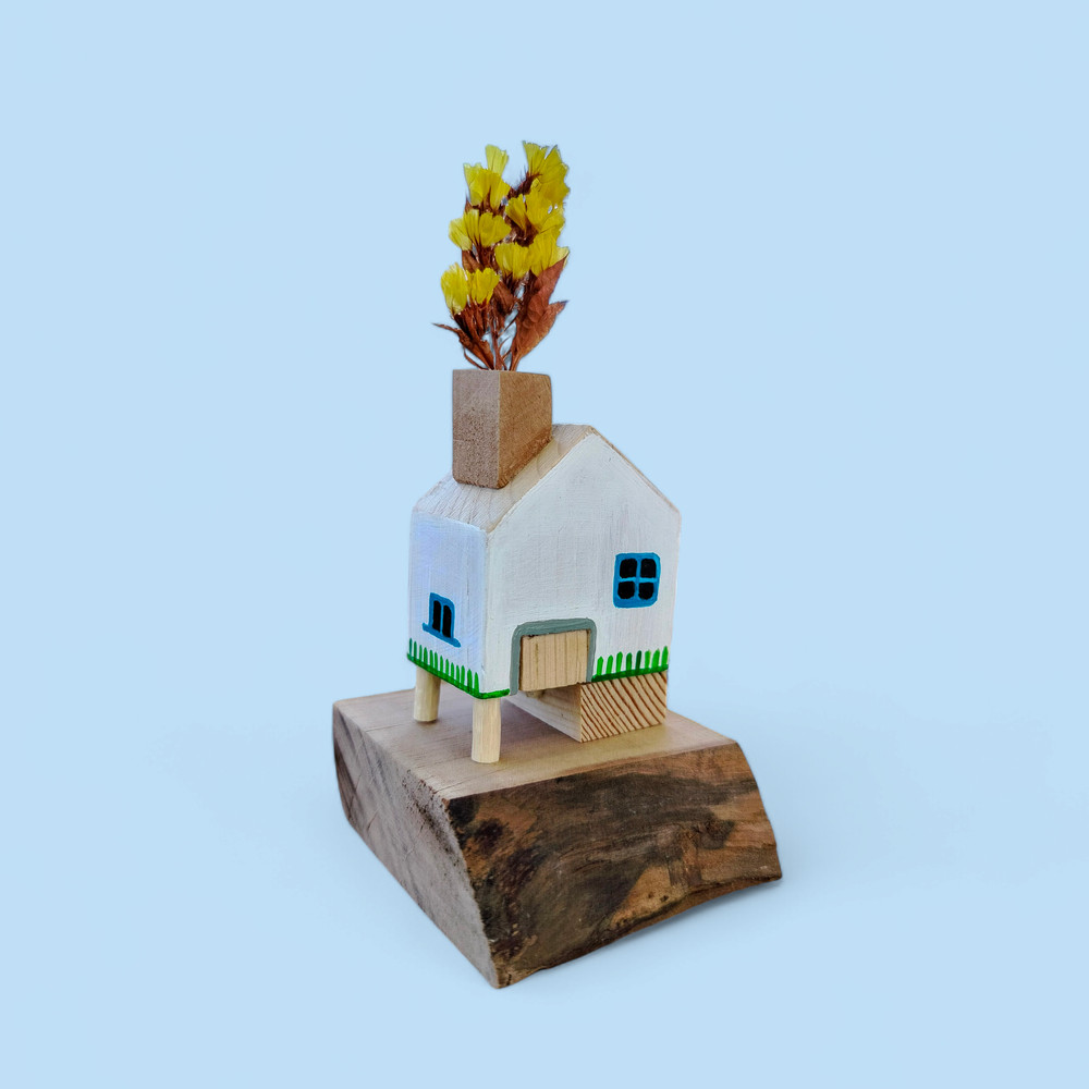 Miniature Wooden Incense House 0