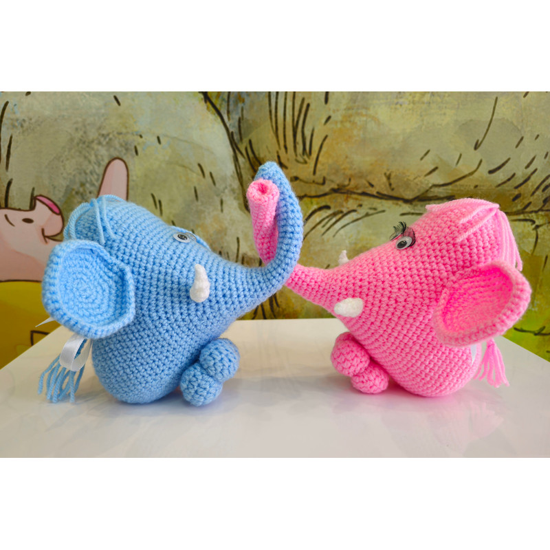 Romantic Crochet Elephants Couple 1