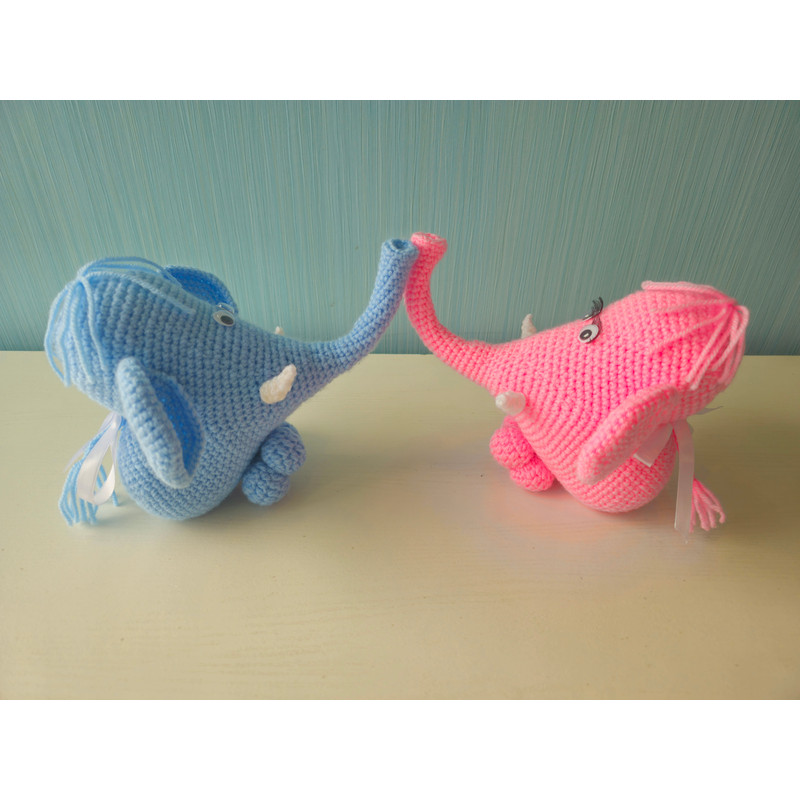 Romantic Crochet Elephants Couple 2