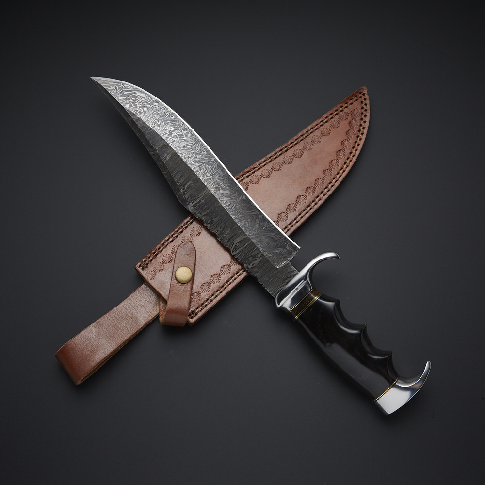 Custom Handmade Beautiful Hunting Damscus Blade Bowie Knife 0