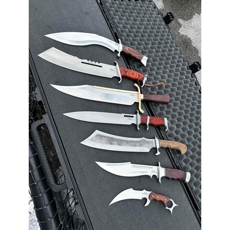 Handmade Hunting Knives Set With D2 Steel Blade  A Wooden Knife Case 0