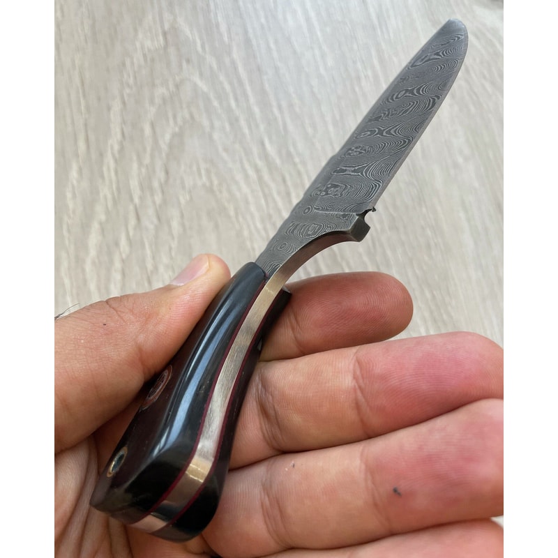 Full Tang Damascus Hunting Knife With Natural Cow Horn Handle For Skinning Bushcraft 3