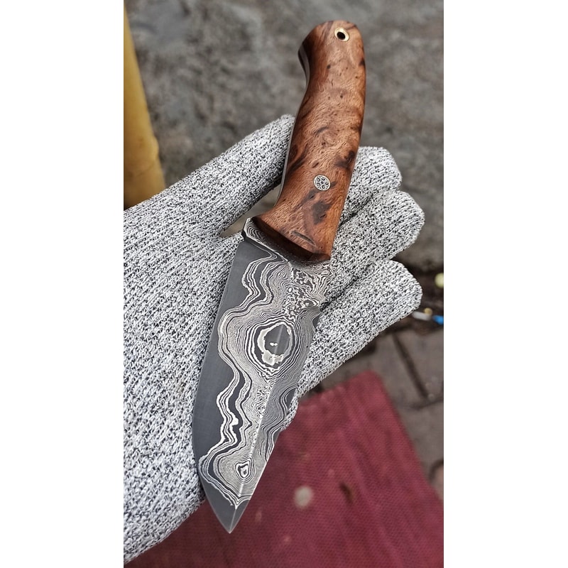 Premium 150 Layer Damascus Steel Outdoor EDC Knife With Full Tang Chestnut Grip 0