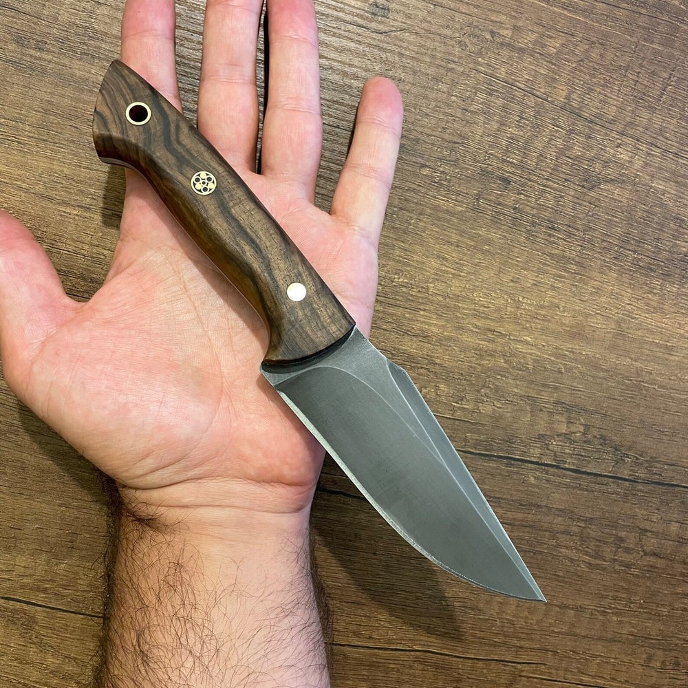 Full Tang Camping Hunting Knife With 80CrV2 Steel Walnut Wood Grip 3