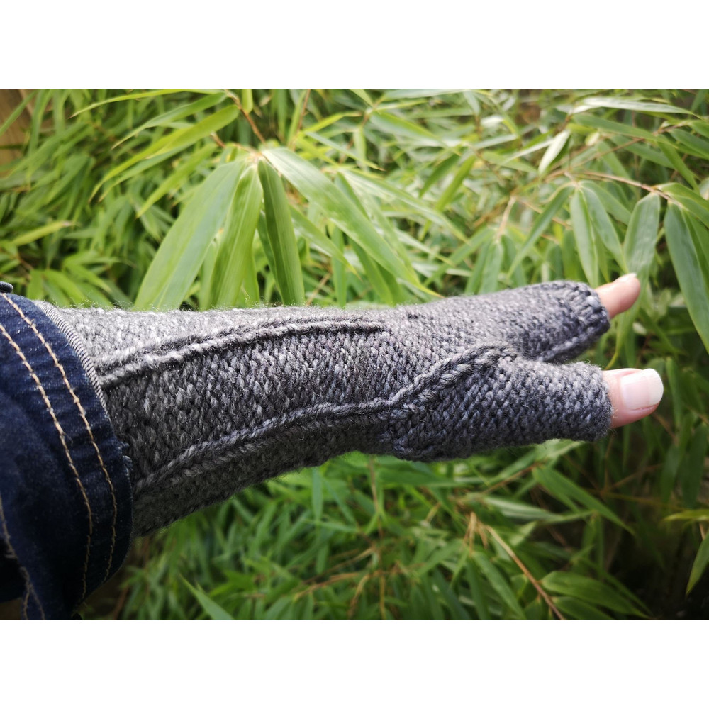 Snowflake Obsidian Gray White Inside Out Fingerless Gloves 4
