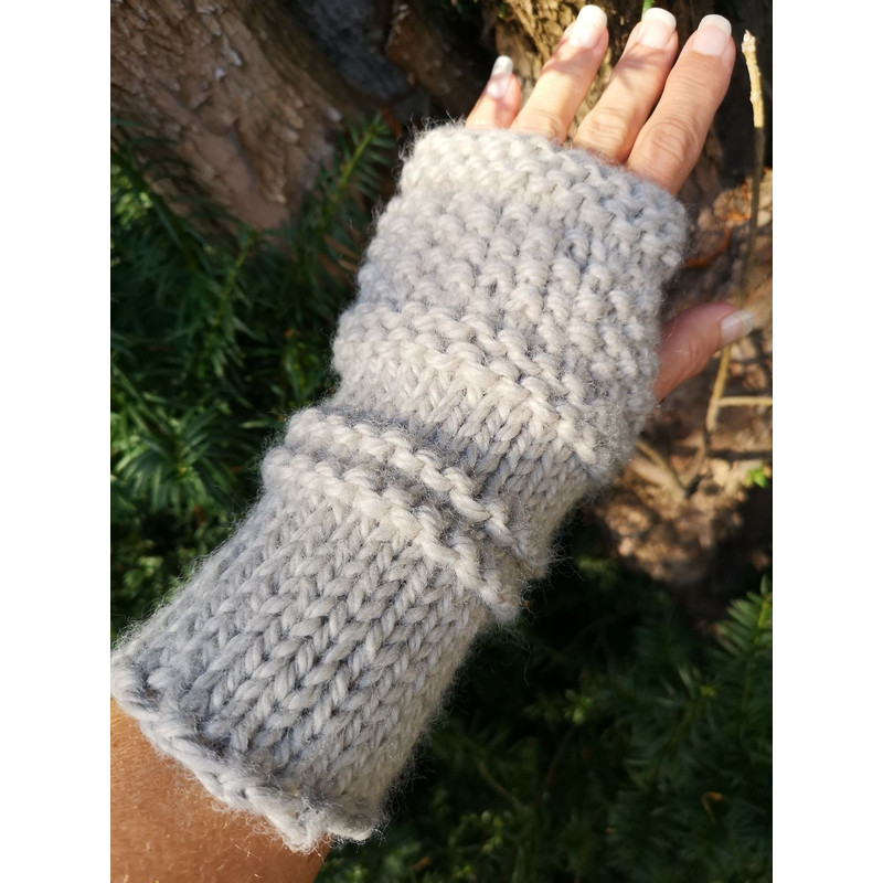 Sustainable Gray Knit Gloves Arm Warmer Recycled Plastic Poly Respun EcoFriendly 1