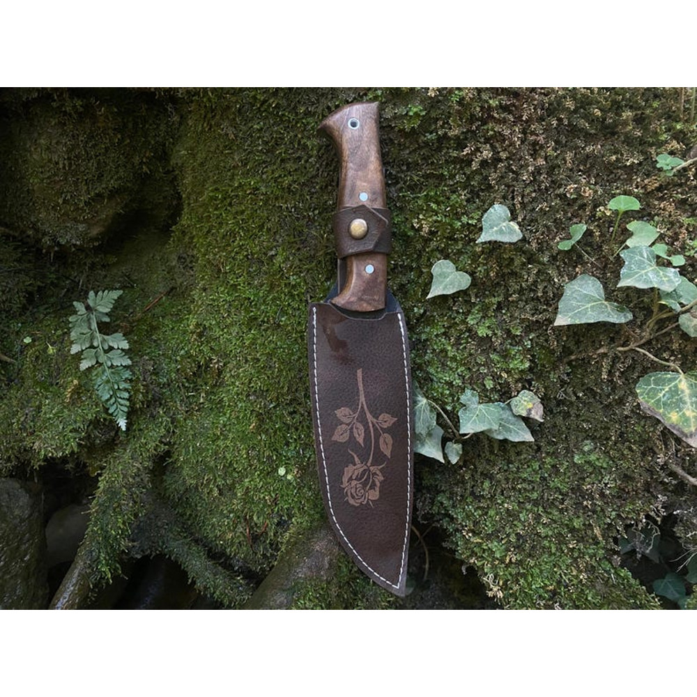 Premium Handmade Hunting Knife With Walnut HandleReal Bowie Knife With SheathPerfect For Camping Tr 7