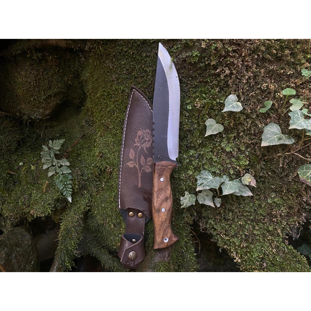 Premium Handmade Hunting Knife With Walnut HandleReal Bowie Knife With SheathPerfect For Camping Tr 1