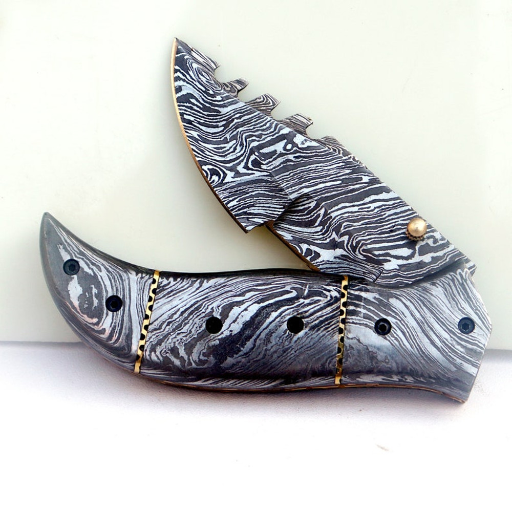 Damascus Leaf Pocket Knife Everyday Carry Folding Knife Hand Forged Damascus Hunting Knife Best Gif 1