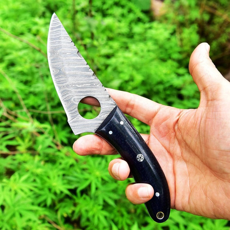 Stylish Custom Handmade Damascus Steel Knife