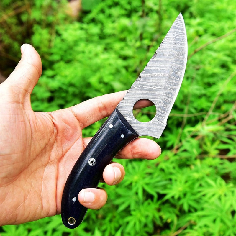 Stylish Custom Handmade Damascus Steel Knife