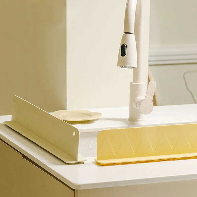 Silicone Sink Splash Guard With Suction Cup Water Protection Baffle 3