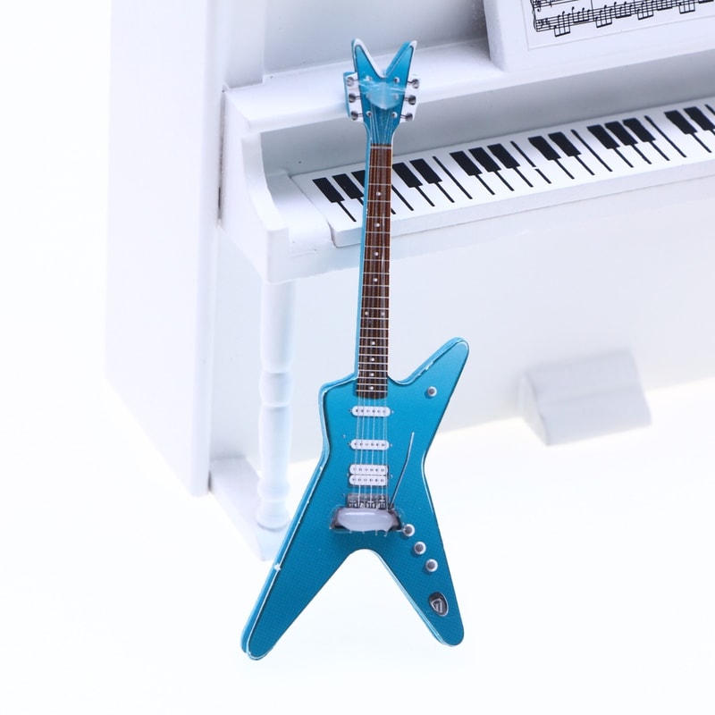 Mini Electric Guitar Dollhouse Decor Set For Music Lovers Collectors 6