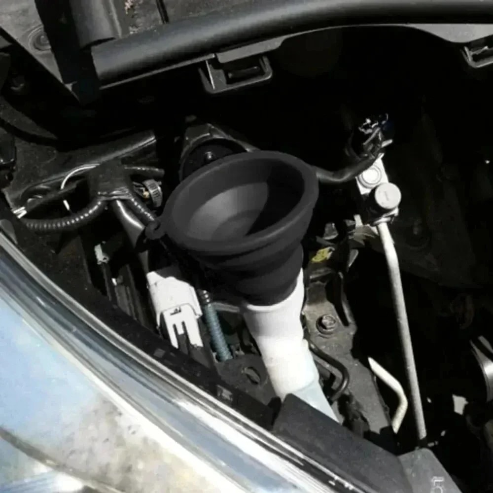 Universal Foldable Silicone Car Funnel For Engine Oil Coolant Washer Fluid Transfer 3