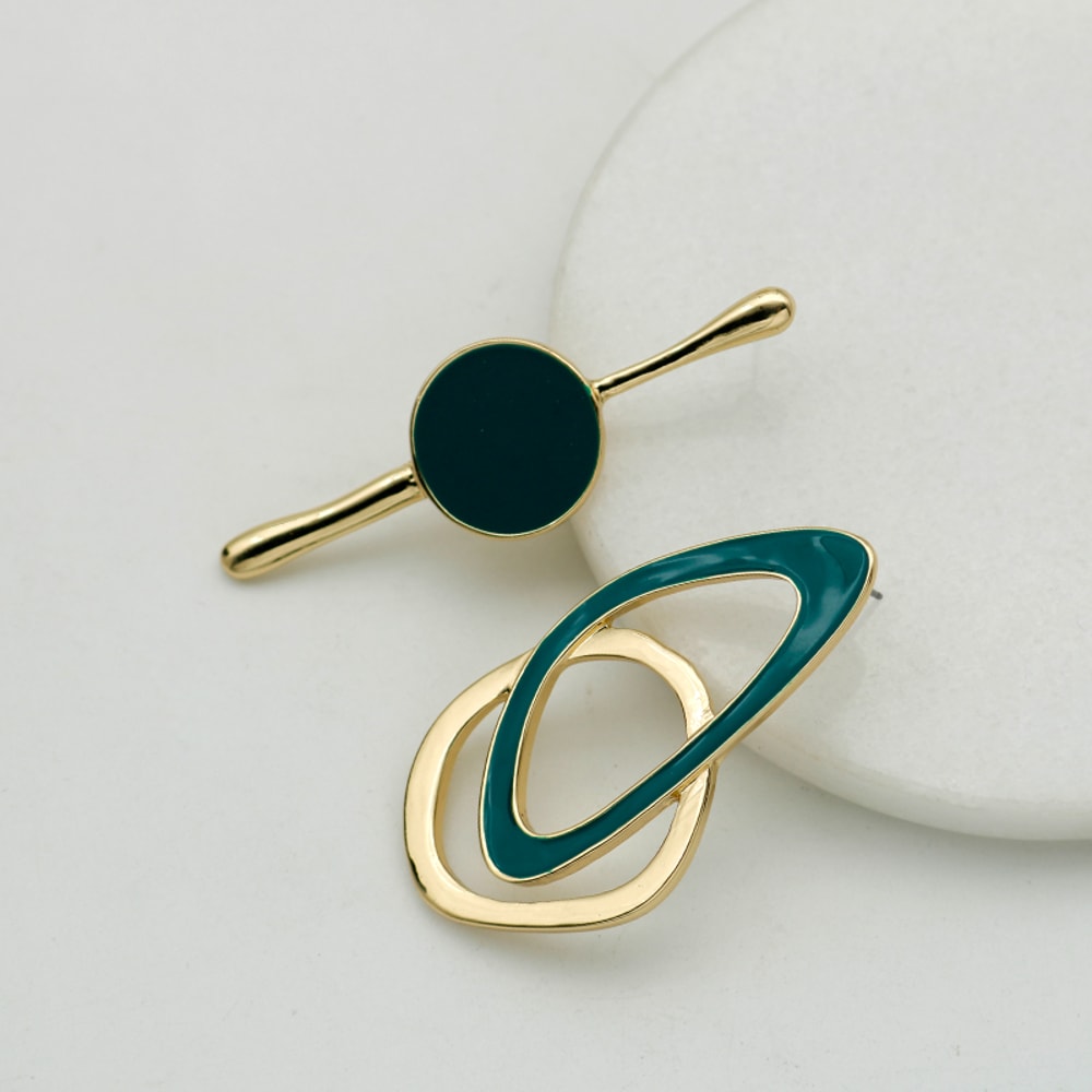 Asymmetric Metal Post Earrings For Women Enamel Fashion Jewelry Trendy Design New Styles