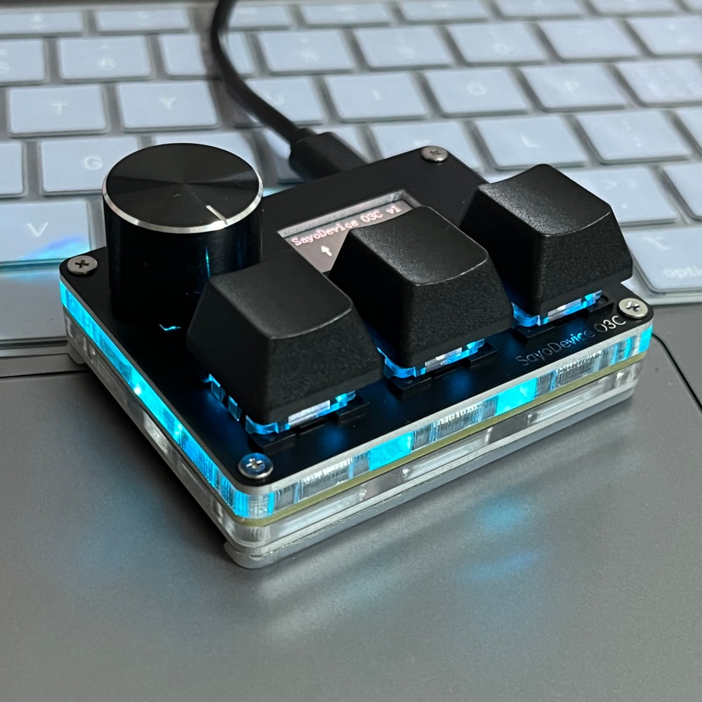 RGB mechanical keyboard with knob and switch