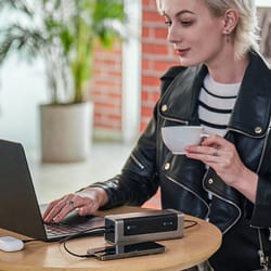 portable charger power bank , usb c, output port high-speed