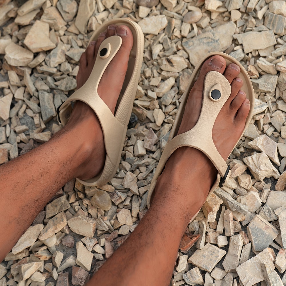 Casual Mens Buckle Flip Flops With Flat Heel Sleeve And Clip Large Size For AllDay Comfort 8