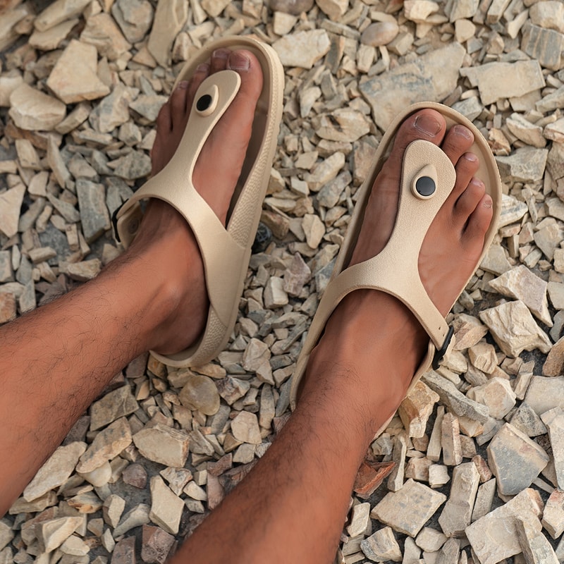 Casual Mens Buckle Flip Flops With Flat Heel Sleeve And Clip Large Size For AllDay Comfort 8