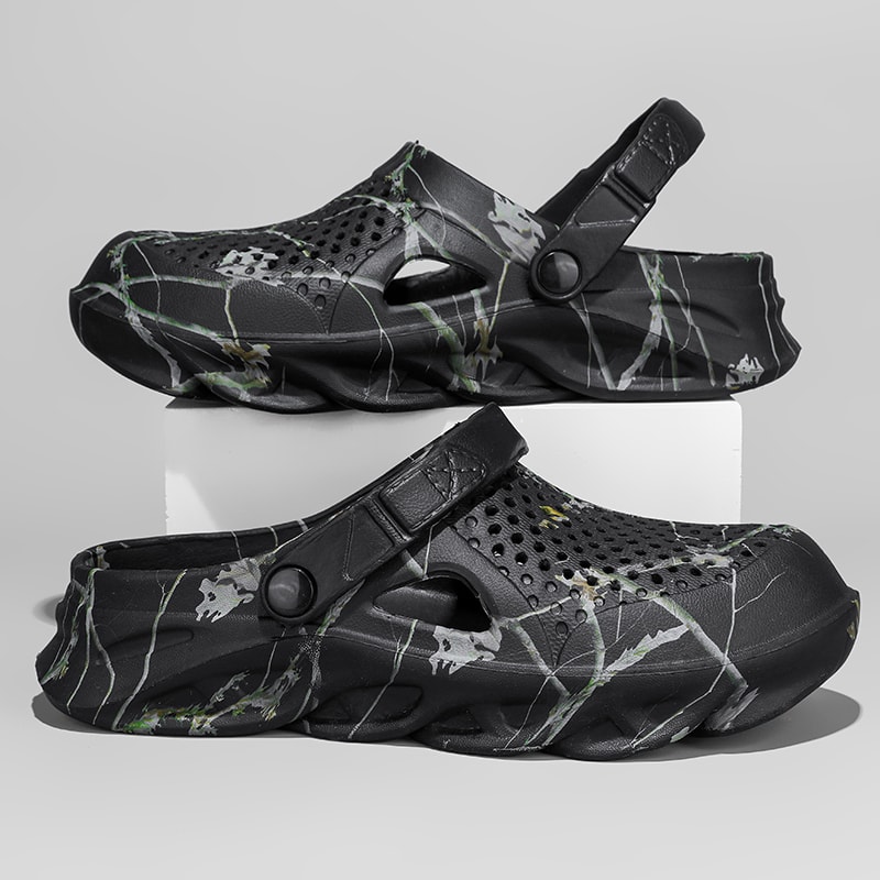 Mens Clogs Sandals Men Summer Slippers Hollow Breathable Flip Flops Fashion Beach Shoes With Thick 4