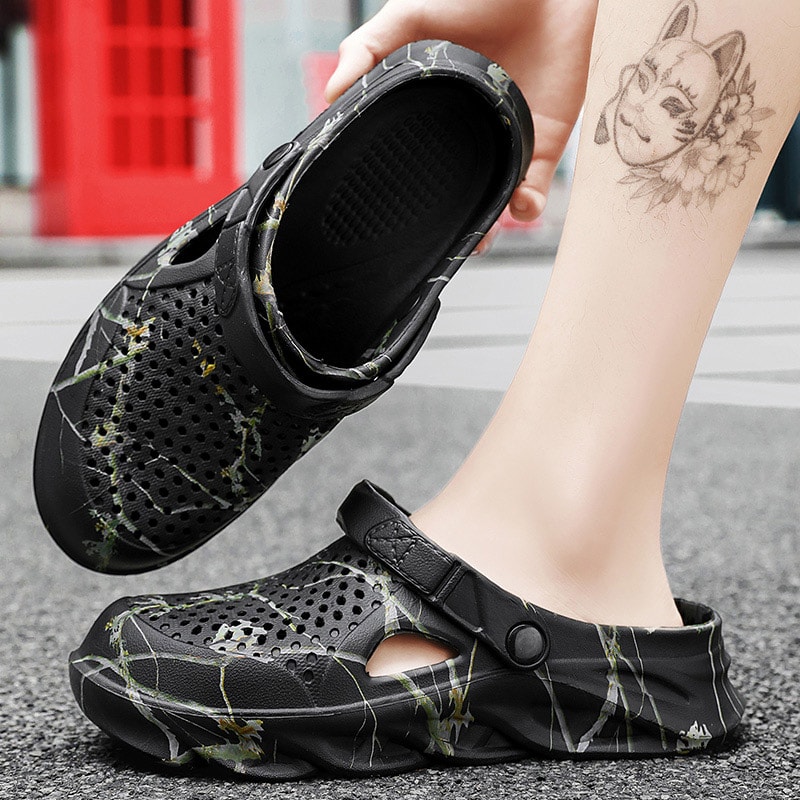 Mens Clogs Sandals Men Summer Slippers Hollow Breathable Flip Flops Fashion Beach Shoes With Thick 8