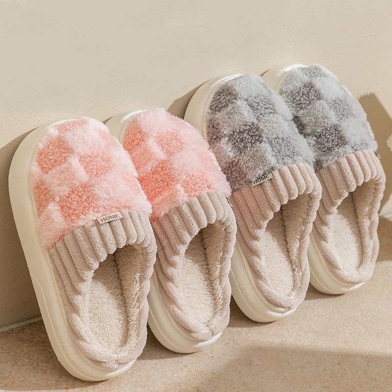 Warm Plaid Fluffy Slippers For Couples Fashion Winter Slides Soft Sole Flip Flops For Women 3