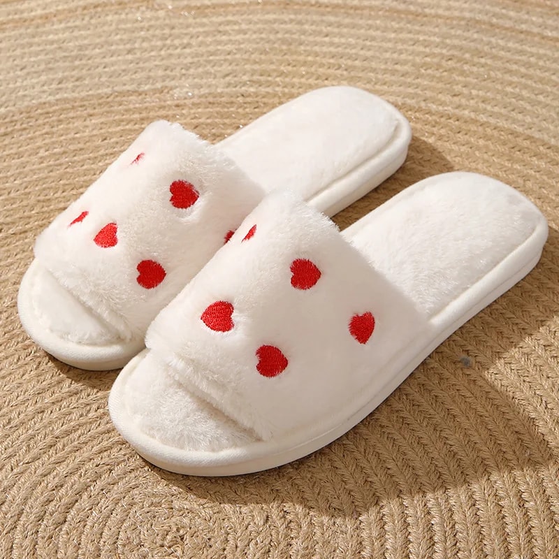 Winter Women Heart Slippers For Home Furry Sandals Indoor Soft House Slides For Men And Couples 2