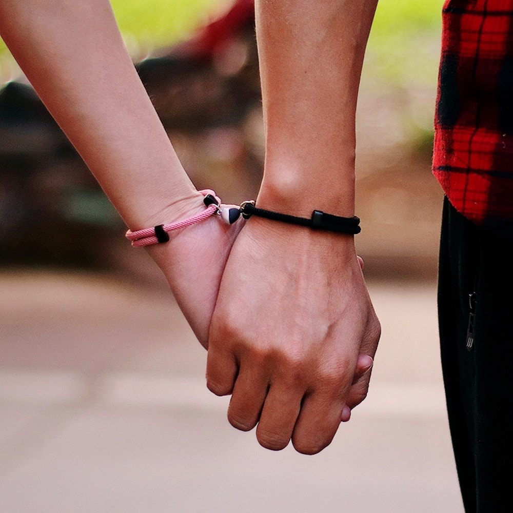 Magnetic Attraction Romantic Matching Couple Bracelet Adjustable Macrame Heart Distance Paired Brac 1