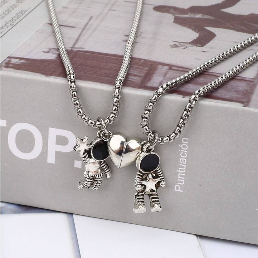 Astronaut Star Magnetic Heart Necklace Creative Spaceman Pendant Couple Jewelry Lovers Friendship G 1